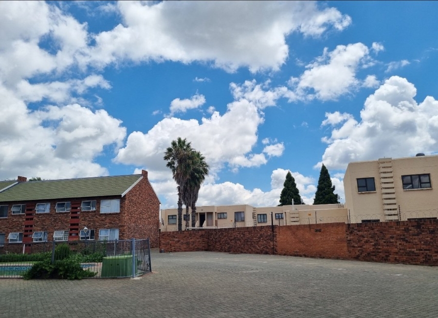 To Let 2 Bedroom Property for Rent in Pellissier Free State